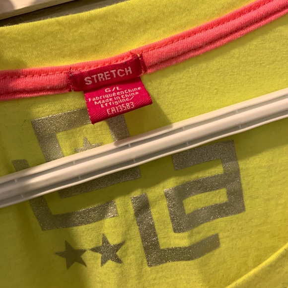 Bright yellow cute t-shirt ! (2 for 20$) - Picture 2 of 3